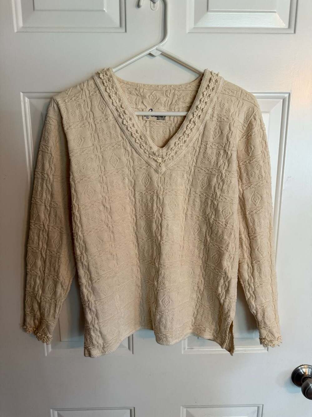 L Fabrics Sweater Size L Cream Cotton V-Neck Textured Knit